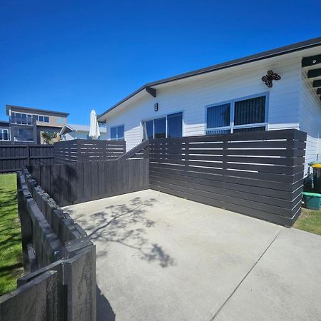 Ultimate Family Holiday - Pet Friendly! Papamoa Kültér fotó